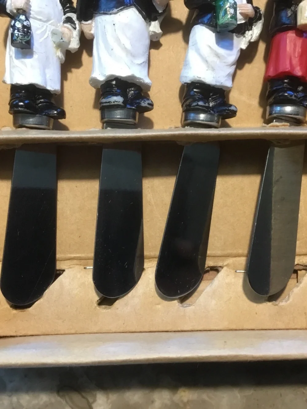 SPREADERS - Set of Four Guy Buffet Stainless Steel Knives Nice for Party!